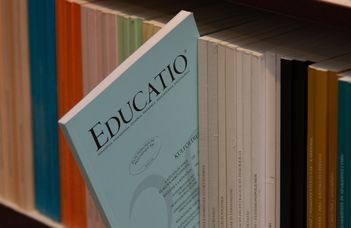 A pedagógushiányra fókuszál az Educatio friss lapszáma